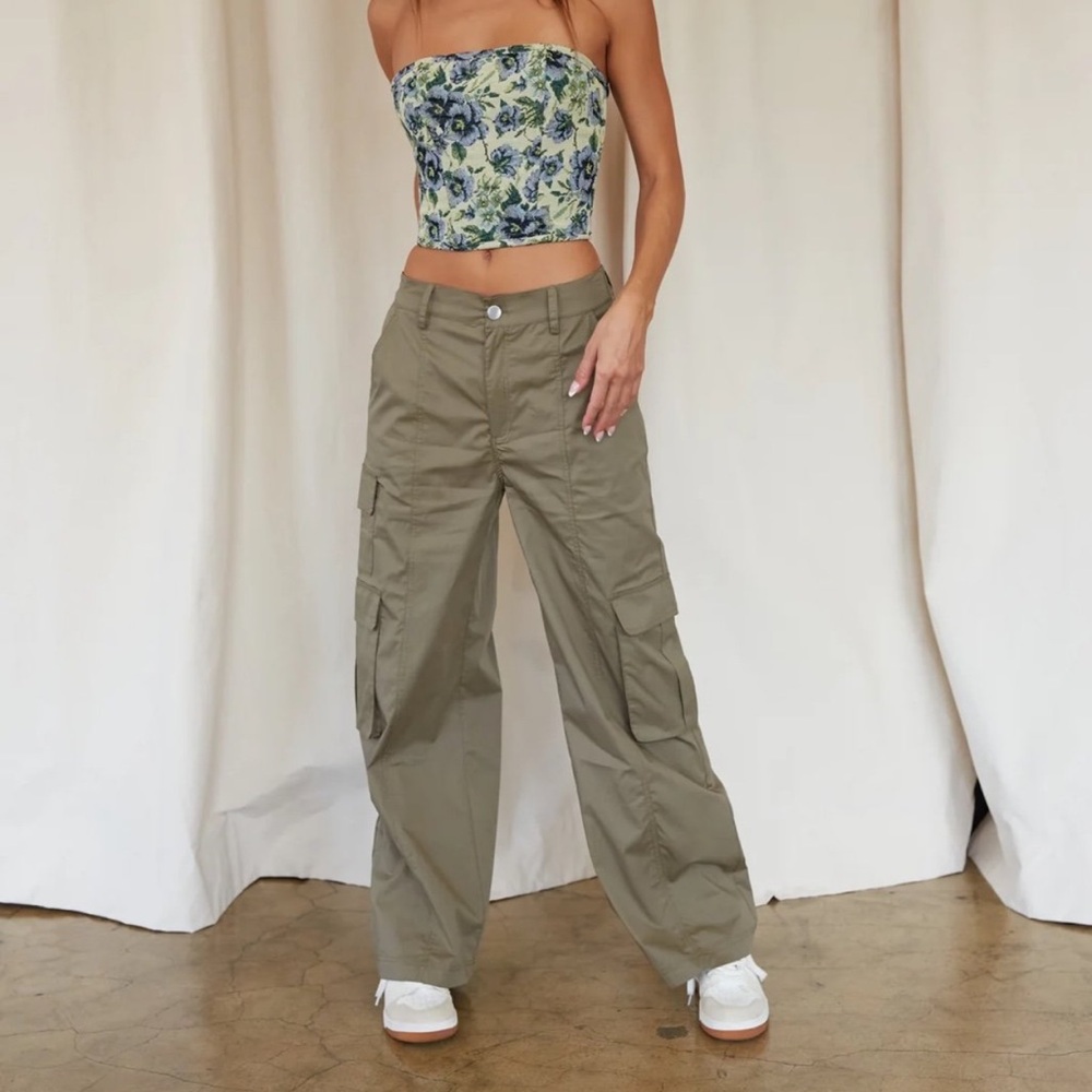 Olive Green Cargo Pants in Baggy Oversized Fit